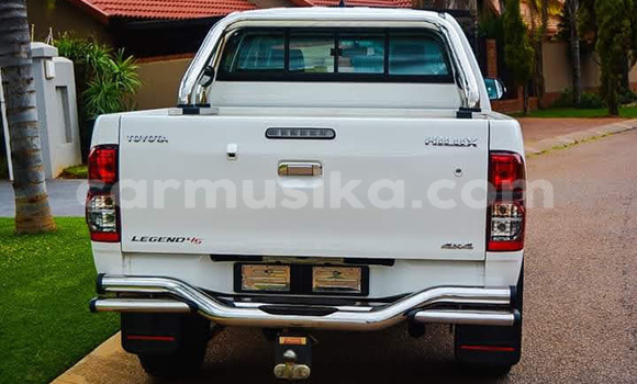 Acheter Occasion Voiture Toyota Hilux Blanc à Beitbridge, Matabeleland South Acheter Occasion Voiture Toyota Hilux Blanc à Beitbridge, Matabeleland South