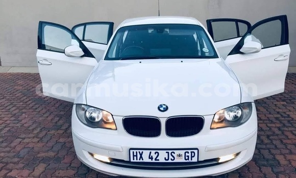 Acheter Occasion Voiture BMW 3–Series Blanc à Beitbridge, Matabeleland South Acheter Occasion Voiture BMW 3–Series Blanc à Beitbridge, Matabeleland South