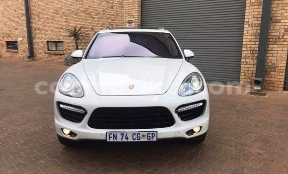 Acheter Occasion Voiture Porsche Cayenne Blanc à Beitbridge, Matabeleland South Acheter Occasion Voiture Porsche Cayenne Blanc à Beitbridge, Matabeleland South