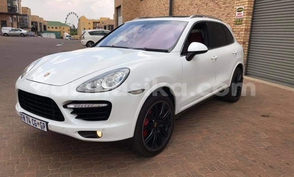 Acheter Occasion Voiture Porsche Cayenne Blanc à Beitbridge, Matabeleland South Acheter Occasion Voiture Porsche Cayenne Blanc à Beitbridge, Matabeleland South