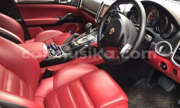 Acheter Occasion Voiture Porsche Cayenne Blanc à Beitbridge, Matabeleland South Acheter Occasion Voiture Porsche Cayenne Blanc à Beitbridge, Matabeleland South