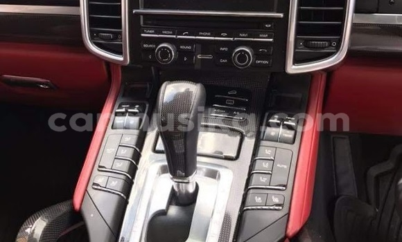 Acheter Occasion Voiture Porsche Cayenne Blanc à Beitbridge, Matabeleland South Acheter Occasion Voiture Porsche Cayenne Blanc à Beitbridge, Matabeleland South