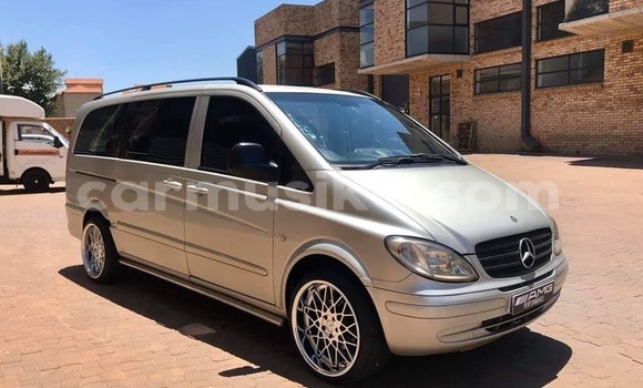 Acheter Occasion Voiture Mercedes‒Benz Viano Gris à Beitbridge, Matabeleland South Acheter Occasion Voiture Mercedes‒Benz Viano Gris à Beitbridge, Matabeleland South