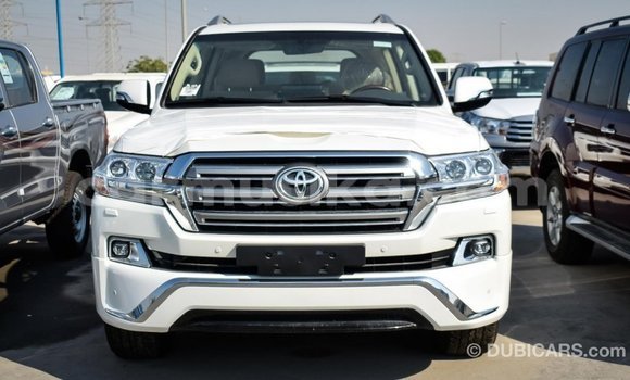 Tenga Imported Toyota Land Cruiser Chena Mota in Import - Dubai in Harare Tenga Imported Toyota Land Cruiser Chena Mota in Import - Dubai in Harare