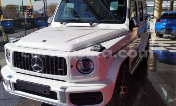 Nunua Ilio tumika Mercedes‒Benz E-klasse AMG Nyeupe Gari ndani ya Beitbridge nchini Matabeleland Kusini