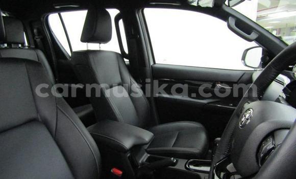 Acheter Occasion Voiture Toyota Hilux Blanc à Beitbridge, Matabeleland South Acheter Occasion Voiture Toyota Hilux Blanc à Beitbridge, Matabeleland South