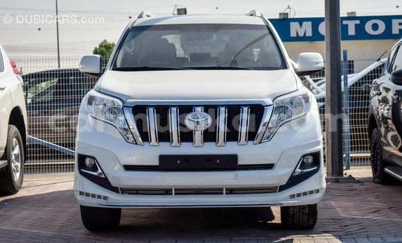 Acheter Import Voiture Toyota Prado Blanc à Import - Dubai, Harare Acheter Import Voiture Toyota Prado Blanc à Import - Dubai, Harare