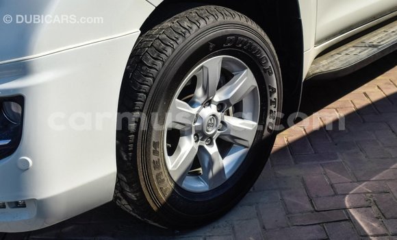 Acheter Import Voiture Toyota Prado Blanc à Import - Dubai, Harare Acheter Import Voiture Toyota Prado Blanc à Import - Dubai, Harare