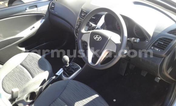 Tenga Tsaru Hyundai Accent Sirivha Mota in Beitbridge in Matabeleland South Tenga Tsaru Hyundai Accent Sirivha Mota in Beitbridge in Matabeleland South