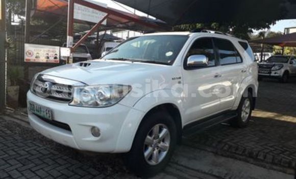 Tenga Tsaru Toyota Fortuner Zvimwe Mota in Harare in Harare Tenga Tsaru Toyota Fortuner Zvimwe Mota in Harare in Harare