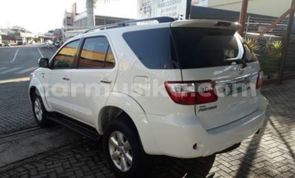 Tenga Tsaru Toyota Fortuner Zvimwe Mota in Harare in Harare Tenga Tsaru Toyota Fortuner Zvimwe Mota in Harare in Harare