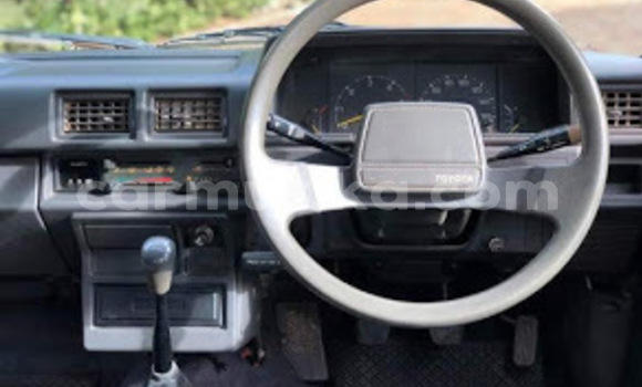 Tenga Tsaru Toyota Hilux Tsvuku Mota in Beitbridge in Matabeleland South Tenga Tsaru Toyota Hilux Tsvuku Mota in Beitbridge in Matabeleland South