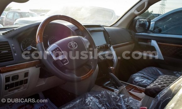 Tenga Imported Toyota Land Cruiser Nhema Mota in Import - Dubai in Harare Tenga Imported Toyota Land Cruiser Nhema Mota in Import - Dubai in Harare