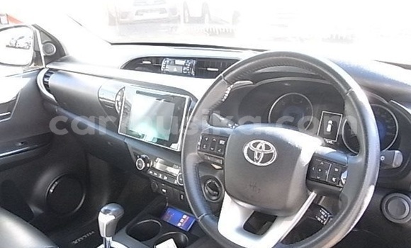 Nunua Ilio tumika Toyota Hilux Fedha Gari ndani ya Beitbridge nchini Matabeleland Kusini Nunua Ilio tumika Toyota Hilux Fedha Gari ndani ya Beitbridge nchini Matabeleland Kusini