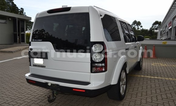 Tenga Tsaru Land Rover Discovery Chena Mota in Beitbridge in Matabeleland South Tenga Tsaru Land Rover Discovery Chena Mota in Beitbridge in Matabeleland South