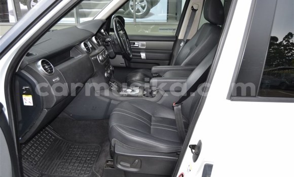 Tenga Tsaru Land Rover Discovery Chena Mota in Beitbridge in Matabeleland South Tenga Tsaru Land Rover Discovery Chena Mota in Beitbridge in Matabeleland South