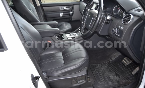 Tenga Tsaru Land Rover Discovery Chena Mota in Beitbridge in Matabeleland South Tenga Tsaru Land Rover Discovery Chena Mota in Beitbridge in Matabeleland South