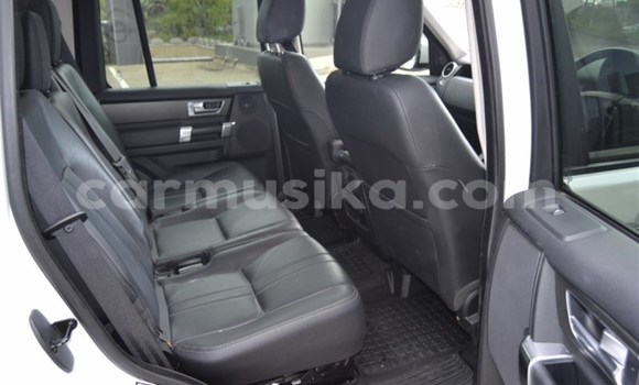 Tenga Tsaru Land Rover Discovery Chena Mota in Beitbridge in Matabeleland South Tenga Tsaru Land Rover Discovery Chena Mota in Beitbridge in Matabeleland South