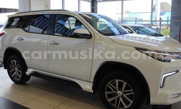 Buy Used Toyota Fortuner White Car in Beitbridge in Matabeleland South Buy Used Toyota Fortuner White Car in Beitbridge in Matabeleland South