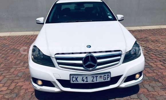 Tenga Tsaru Mercedes‒Benz C–Class Chena Mota in Beitbridge in Matabeleland South Tenga Tsaru Mercedes‒Benz C–Class Chena Mota in Beitbridge in Matabeleland South