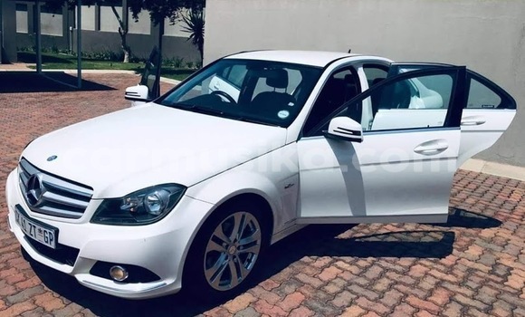 Tenga Tsaru Mercedes‒Benz C–Class Chena Mota in Beitbridge in Matabeleland South Tenga Tsaru Mercedes‒Benz C–Class Chena Mota in Beitbridge in Matabeleland South