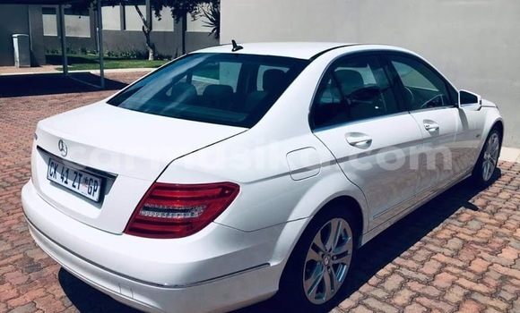 Tenga Tsaru Mercedes‒Benz C–Class Chena Mota in Beitbridge in Matabeleland South Tenga Tsaru Mercedes‒Benz C–Class Chena Mota in Beitbridge in Matabeleland South