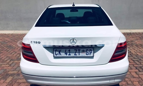 Tenga Tsaru Mercedes‒Benz C–Class Chena Mota in Beitbridge in Matabeleland South Tenga Tsaru Mercedes‒Benz C–Class Chena Mota in Beitbridge in Matabeleland South