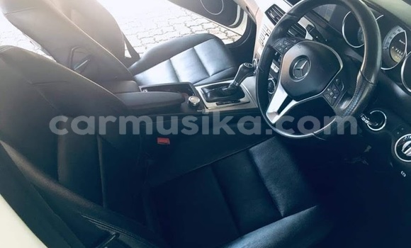 Tenga Tsaru Mercedes‒Benz C–Class Chena Mota in Beitbridge in Matabeleland South Tenga Tsaru Mercedes‒Benz C–Class Chena Mota in Beitbridge in Matabeleland South