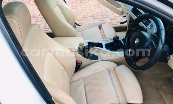 Tenga Tsaru BMW 3–Series Chena Mota in Beitbridge in Matabeleland South Tenga Tsaru BMW 3–Series Chena Mota in Beitbridge in Matabeleland South