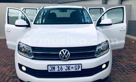 Buy Used Volkswagen Amarok White Car in Beitbridge in Matabeleland South Buy Used Volkswagen Amarok White Car in Beitbridge in Matabeleland South