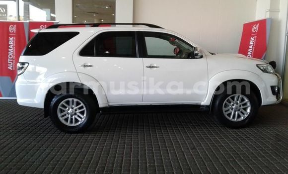 Buy Used Toyota Fortuner White Car in Alexandra Park in Harare Buy Used Toyota Fortuner White Car in Alexandra Park in Harare