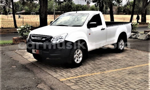 Tenga Tsaru Isuzu KB Chena Mota in Alexandra Park in Harare