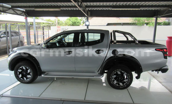 Buy Used Mitsubishi Triton Silver Car in Alexandra Park in Harare Buy Used Mitsubishi Triton Silver Car in Alexandra Park in Harare