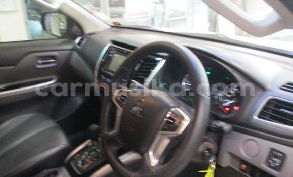 Buy Used Mitsubishi Triton White Car in Alexandra Park in Harare Buy Used Mitsubishi Triton White Car in Alexandra Park in Harare