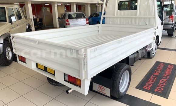 Buy Used Toyota Dyna White Car in Beitbridge in Matabeleland South Buy Used Toyota Dyna White Car in Beitbridge in Matabeleland South