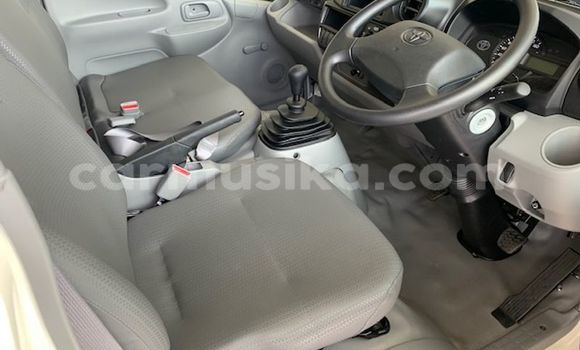 Buy Used Toyota Dyna White Car in Beitbridge in Matabeleland South Buy Used Toyota Dyna White Car in Beitbridge in Matabeleland South