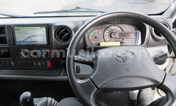 Nunua Ilio tumika Toyota Dyna Nyeupe Gari ndani ya Beitbridge nchini Matabeleland Kusini Nunua Ilio tumika Toyota Dyna Nyeupe Gari ndani ya Beitbridge nchini Matabeleland Kusini