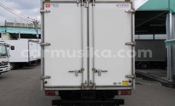 Nunua Ilio tumika Toyota Dyna Nyeupe Gari ndani ya Beitbridge nchini Matabeleland Kusini Nunua Ilio tumika Toyota Dyna Nyeupe Gari ndani ya Beitbridge nchini Matabeleland Kusini