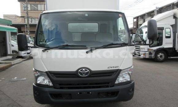 Nunua Ilio tumika Toyota Dyna Nyeupe Gari ndani ya Beitbridge nchini Matabeleland Kusini Nunua Ilio tumika Toyota Dyna Nyeupe Gari ndani ya Beitbridge nchini Matabeleland Kusini