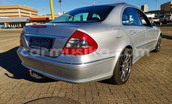 Nunua Ilio tumika Mercedes‒Benz E-klasse AMG Fedha Gari ndani ya Beitbridge nchini Matabeleland Kusini Nunua Ilio tumika Mercedes‒Benz E-klasse AMG Fedha Gari ndani ya Beitbridge nchini Matabeleland Kusini