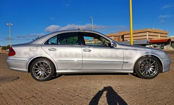 Nunua Ilio tumika Mercedes‒Benz E-klasse AMG Fedha Gari ndani ya Beitbridge nchini Matabeleland Kusini Nunua Ilio tumika Mercedes‒Benz E-klasse AMG Fedha Gari ndani ya Beitbridge nchini Matabeleland Kusini