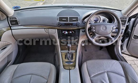 Nunua Ilio tumika Mercedes‒Benz E-klasse AMG Fedha Gari ndani ya Beitbridge nchini Matabeleland Kusini Nunua Ilio tumika Mercedes‒Benz E-klasse AMG Fedha Gari ndani ya Beitbridge nchini Matabeleland Kusini