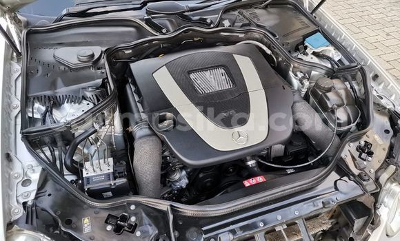 Nunua Ilio tumika Mercedes‒Benz E-klasse AMG Fedha Gari ndani ya Beitbridge nchini Matabeleland Kusini Nunua Ilio tumika Mercedes‒Benz E-klasse AMG Fedha Gari ndani ya Beitbridge nchini Matabeleland Kusini