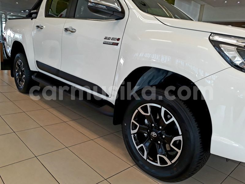 Big with watermark toyota hilux matabeleland south beitbridge 15254