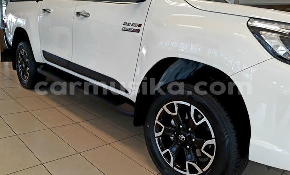 Buy Used Toyota Hilux White Car in Beitbridge in Matabeleland South Buy Used Toyota Hilux White Car in Beitbridge in Matabeleland South
