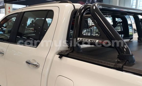 Buy Used Toyota Hilux White Car in Beitbridge in Matabeleland South Buy Used Toyota Hilux White Car in Beitbridge in Matabeleland South