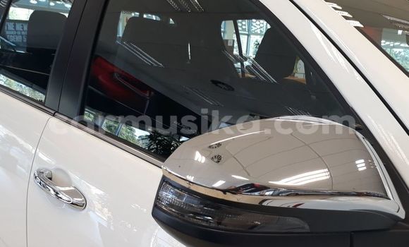 Buy Used Toyota Hilux White Car in Beitbridge in Matabeleland South Buy Used Toyota Hilux White Car in Beitbridge in Matabeleland South