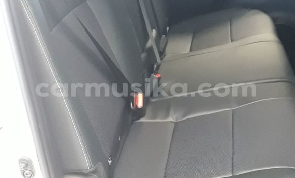 Buy Used Toyota Hilux White Car in Beitbridge in Matabeleland South Buy Used Toyota Hilux White Car in Beitbridge in Matabeleland South