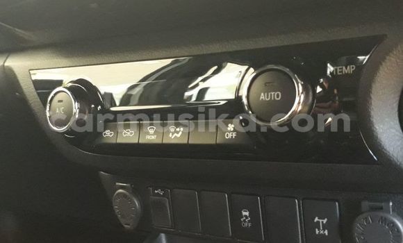 Buy Used Toyota Hilux White Car in Beitbridge in Matabeleland South Buy Used Toyota Hilux White Car in Beitbridge in Matabeleland South