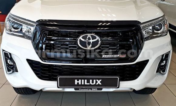 Buy Used Toyota Hilux White Car in Beitbridge in Matabeleland South Buy Used Toyota Hilux White Car in Beitbridge in Matabeleland South